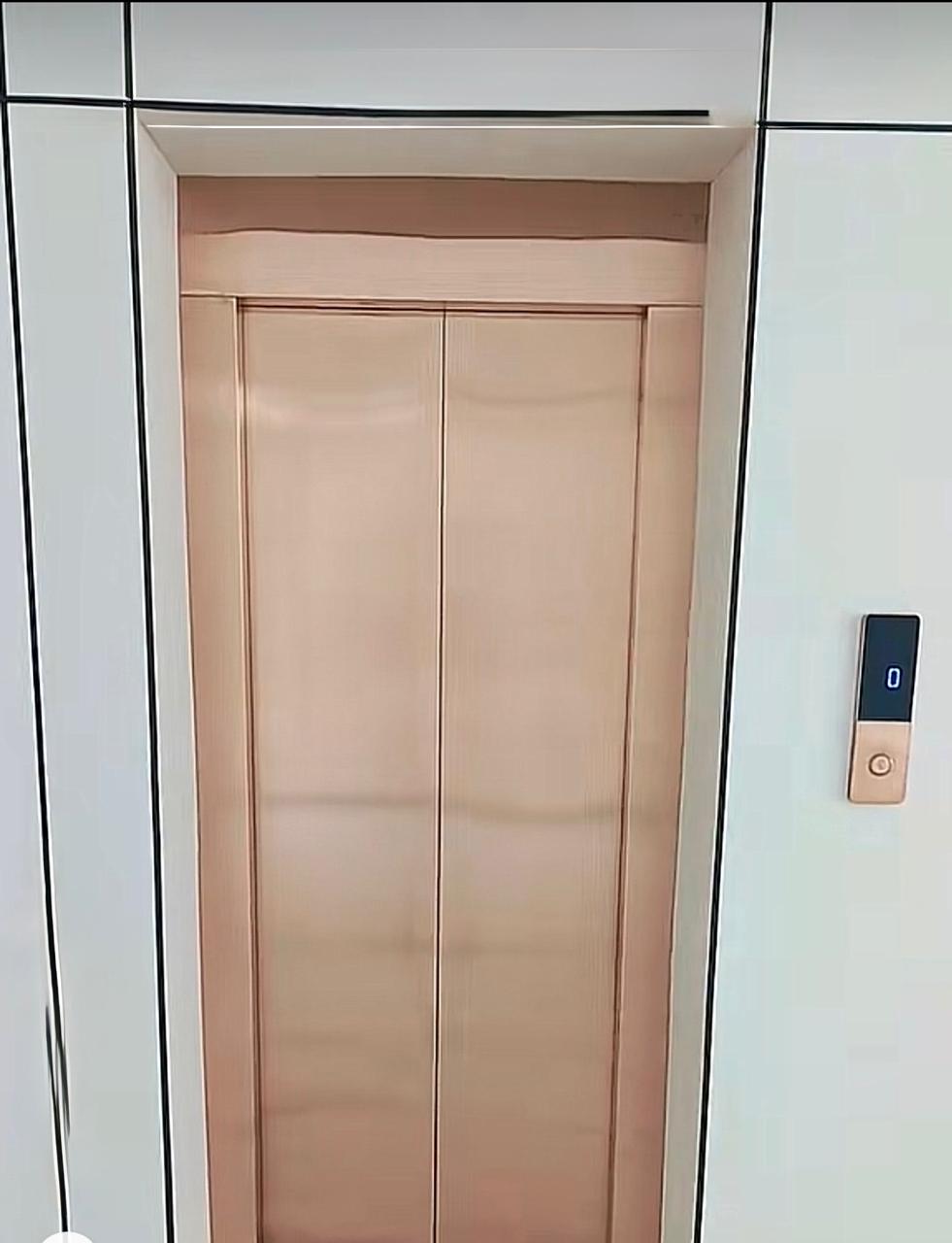 كبينة بانورامية لأتريوم