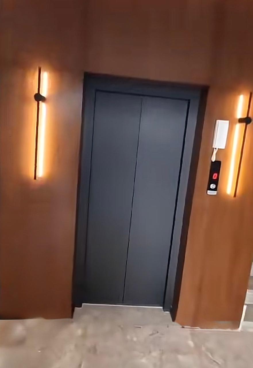 مصعد بانورامي زجاجي